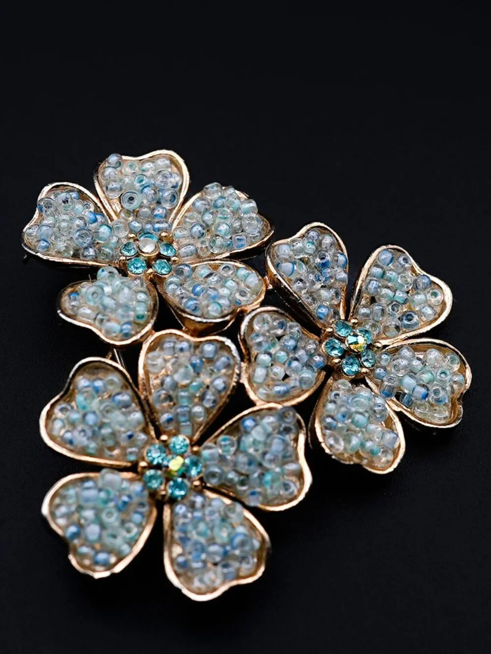Vintage Blue Seed Bead 3 Flowers Brooch Gold Tone Floral Pin Forget Me